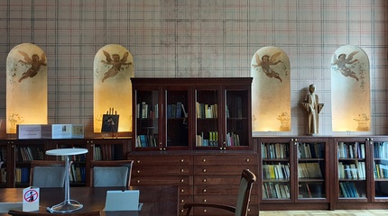 Pasivaikščiokime po 70-metį švenčiančią biblioteką