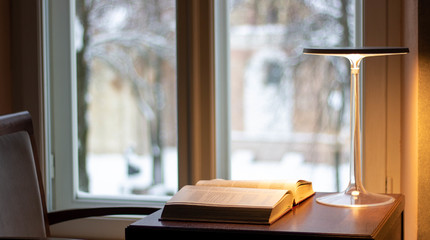 Ką 2022 metais skaitė ir ką rekomenduoja skaityti bibliotekos darbuotojai?