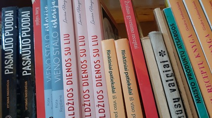 Kokių knygų ieškote bibliotekoje spalio mėnesį?