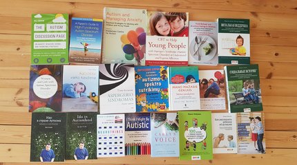 Vertinga Lietuvos autizmo asociacijos „Lietaus vaikai“ dovana bibliotekai!